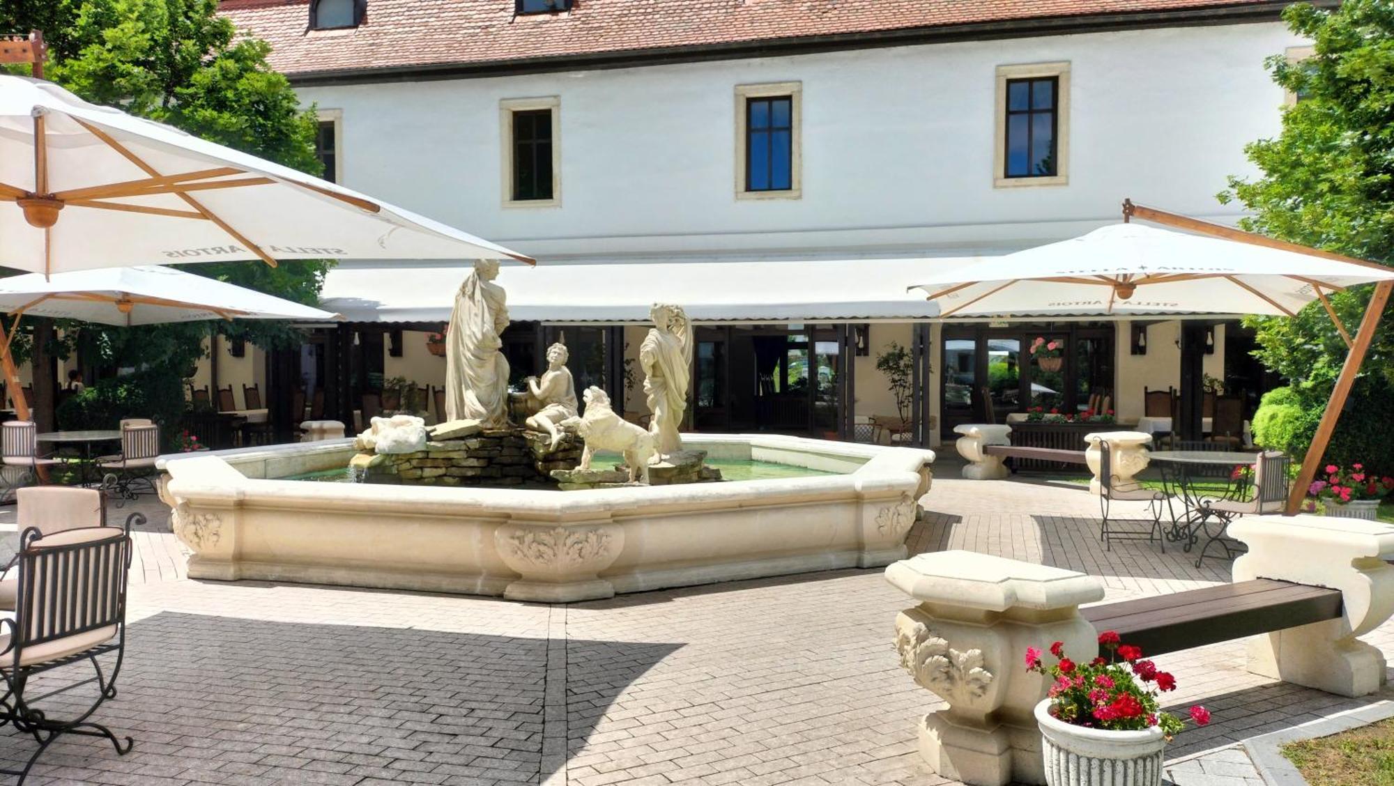 Hotel Medieval Alba Iulia Exterior foto