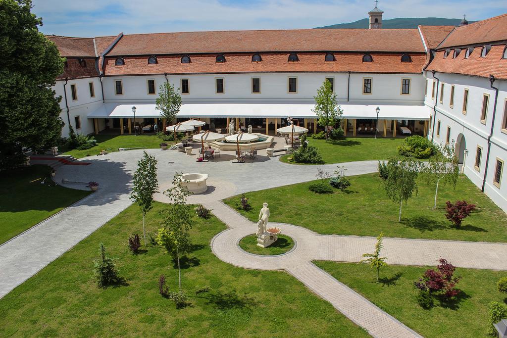 Hotel Medieval Alba Iulia Exterior foto